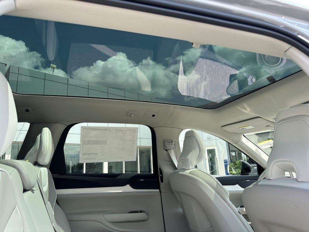 new 2025 Volvo EX90 car, priced at $85,490