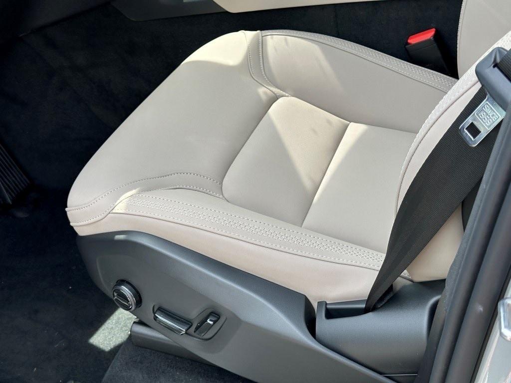new 2025 Volvo XC90 Plug-In Hybrid car, priced at $77,895