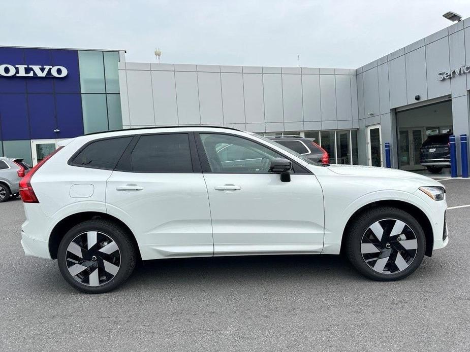 new 2025 Volvo XC60 car, priced at $65,445