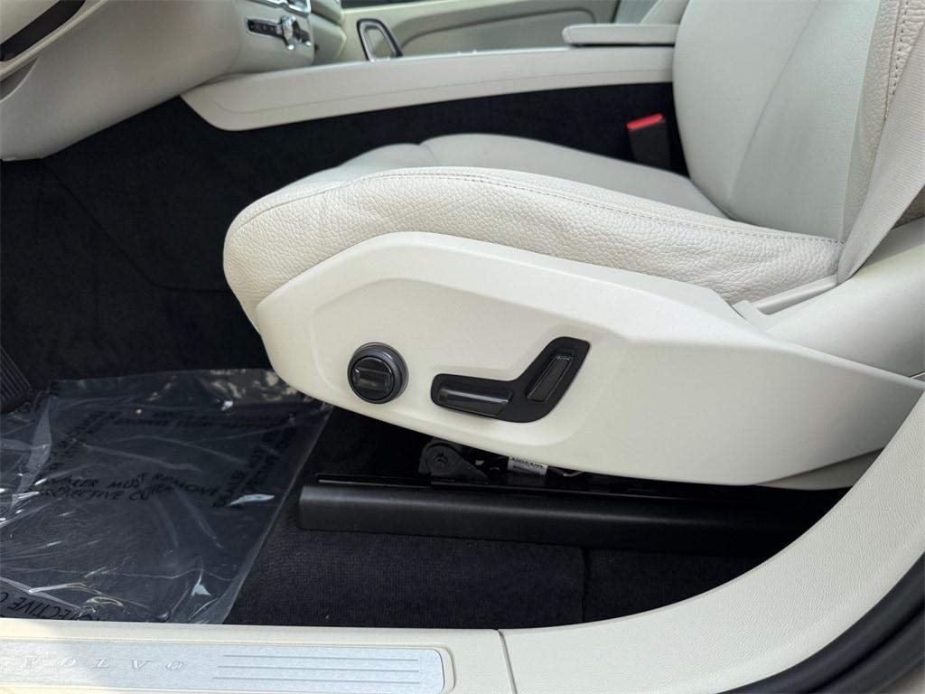 used 2023 Volvo XC60 car, priced at $33,250