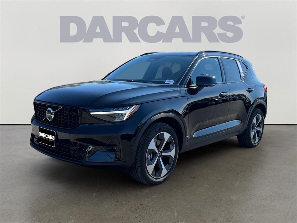 used 2025 Volvo XC40 car, priced at $35,500