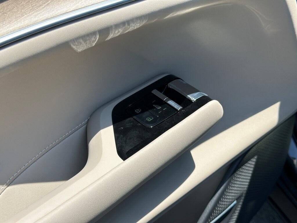 new 2025 Volvo EX90 car, priced at $87,790