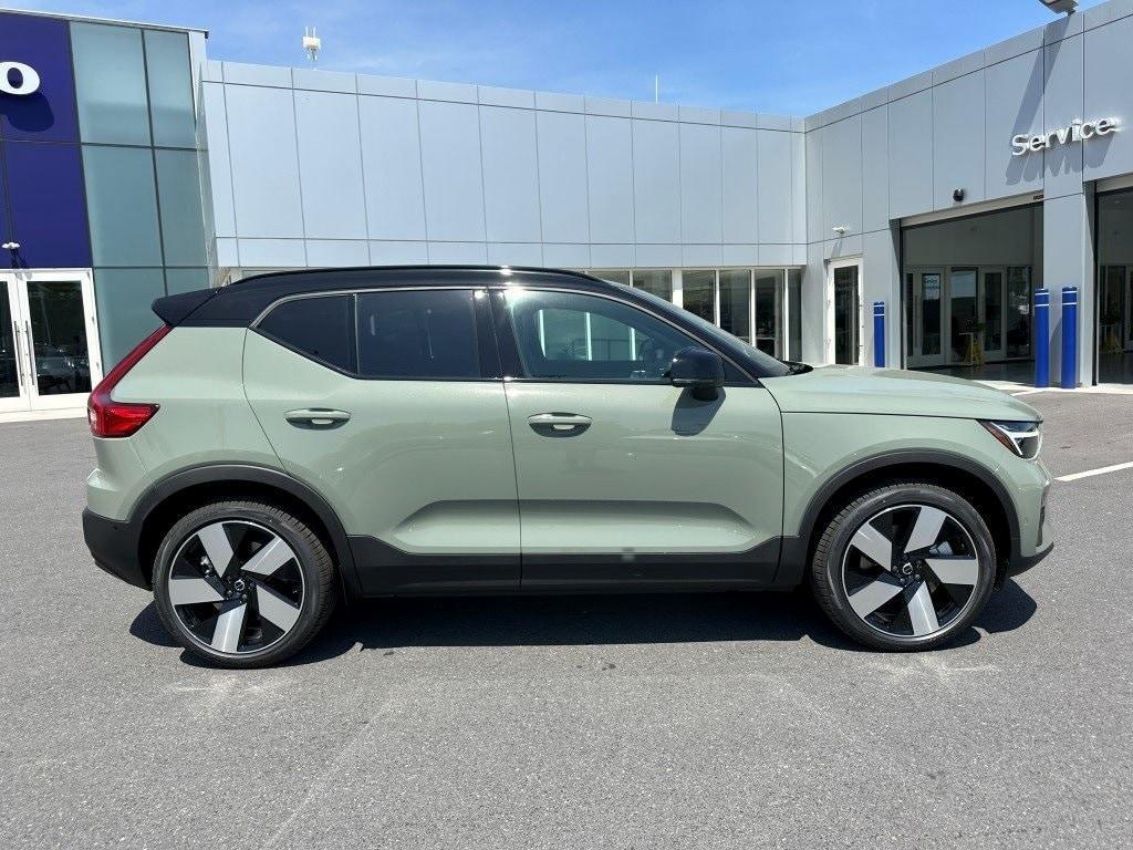 new 2025 Volvo EX40 car, priced at $62,045