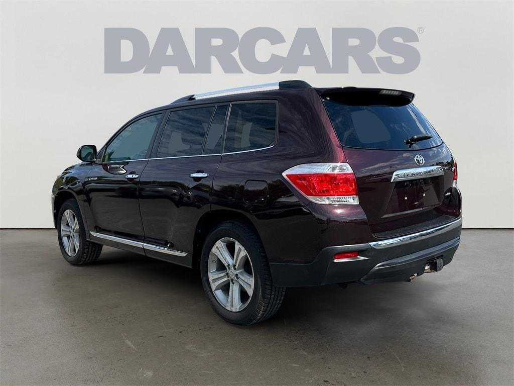 used 2013 Toyota Highlander car, priced at $10,995