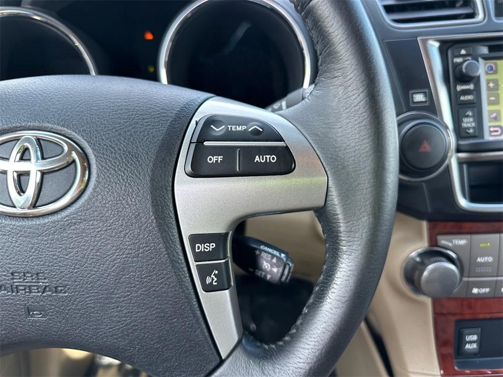 used 2013 Toyota Highlander car, priced at $10,995