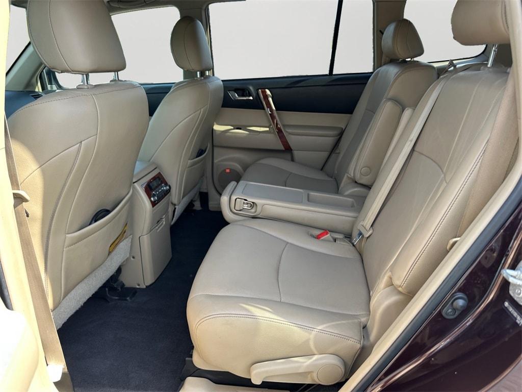 used 2013 Toyota Highlander car, priced at $10,995