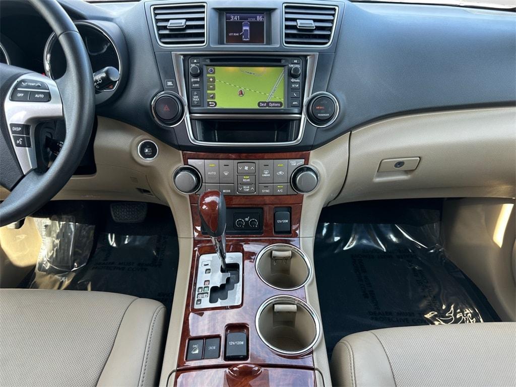 used 2013 Toyota Highlander car, priced at $10,995