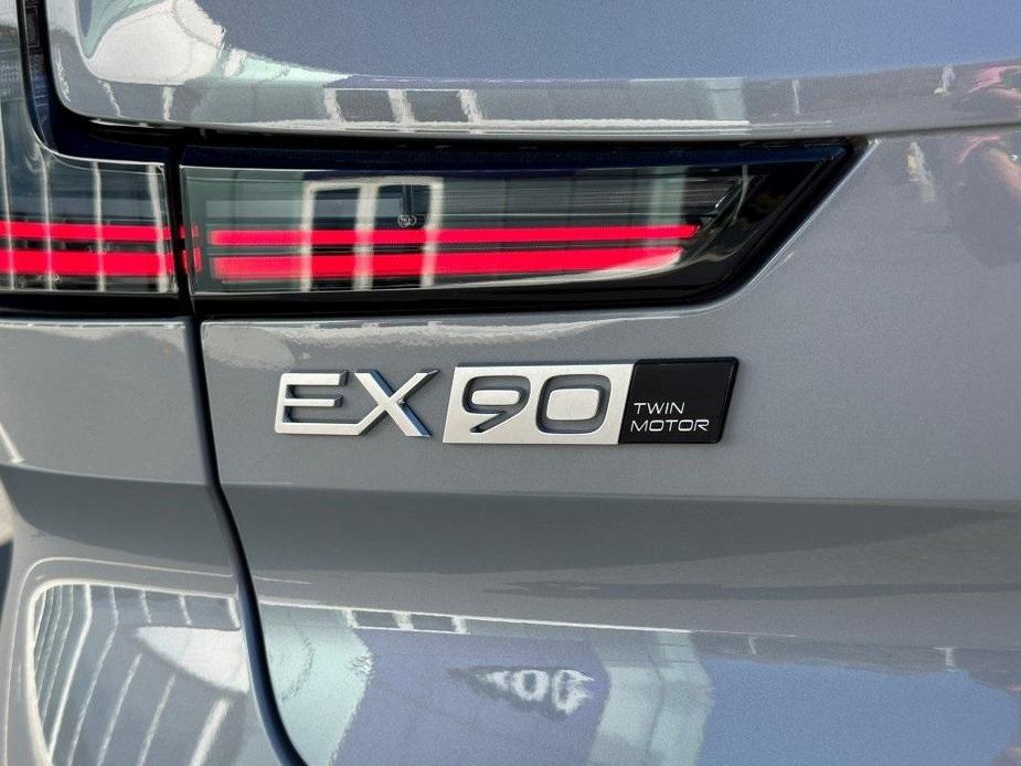 new 2025 Volvo EX90 car, priced at $83,720