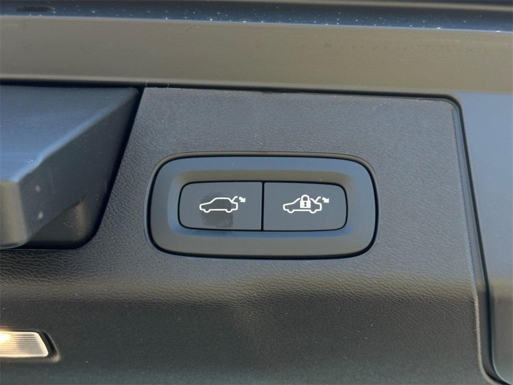new 2025 Volvo XC60 Plug-In Hybrid car, priced at $68,895