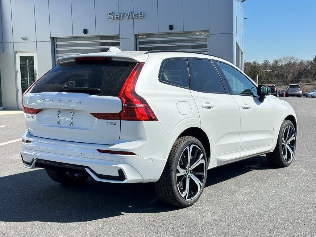 new 2025 Volvo XC60 Plug-In Hybrid car, priced at $70,695