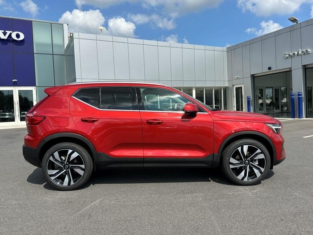 new 2025 Volvo XC40 car, priced at $50,655