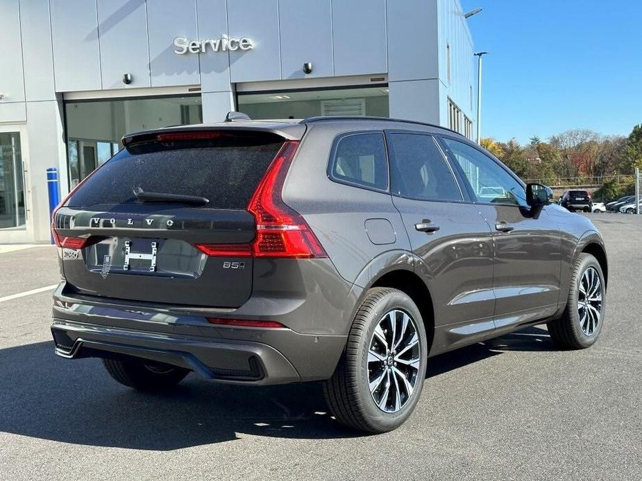 new 2025 Volvo XC60 car, priced at $52,257