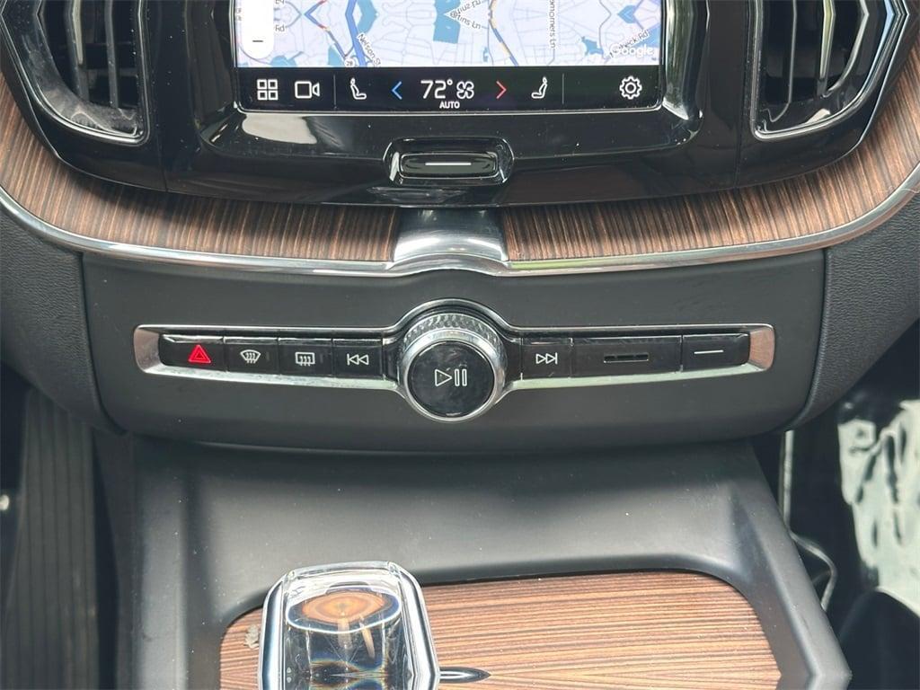 used 2022 Volvo XC60 car, priced at $33,980