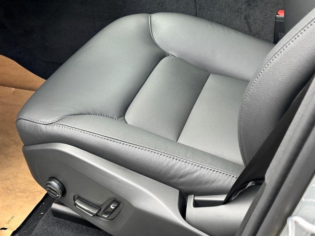 new 2025 Volvo XC60 car, priced at $53,745