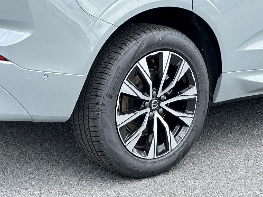 new 2025 Volvo XC60 car, priced at $53,745