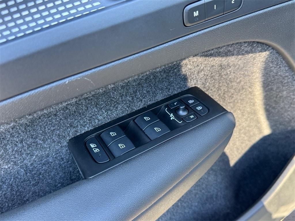 used 2022 Volvo XC40 Recharge Pure Electric car, priced at $30,980