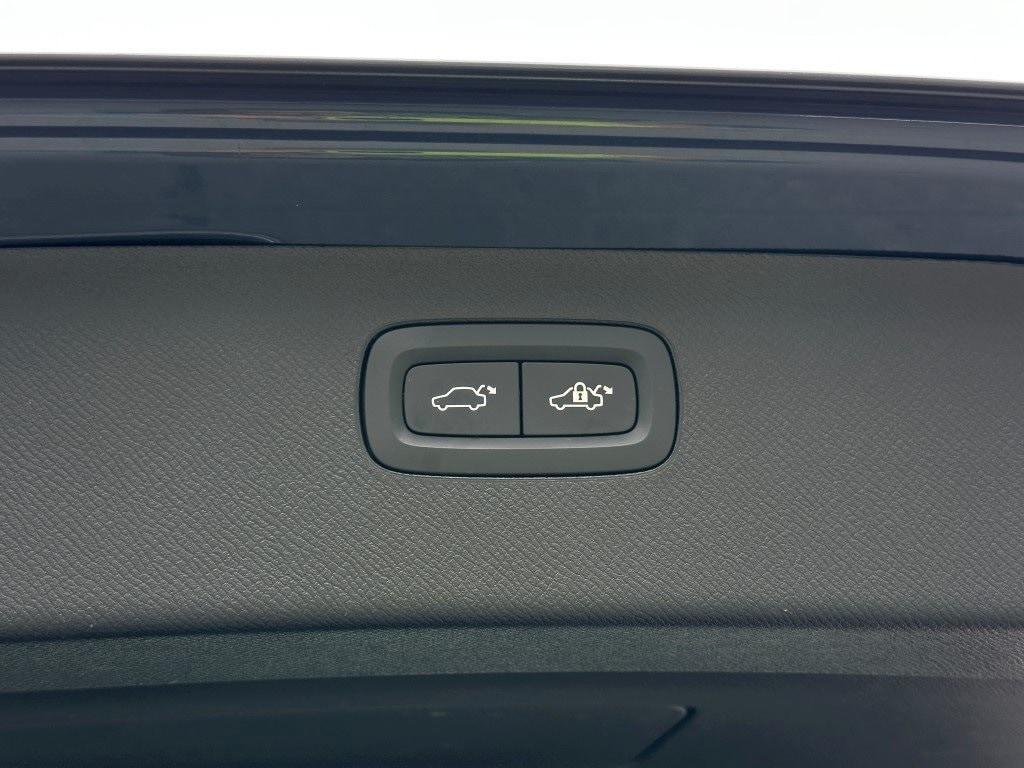 used 2024 Volvo XC90 Recharge Plug-In Hybrid car, priced at $62,980