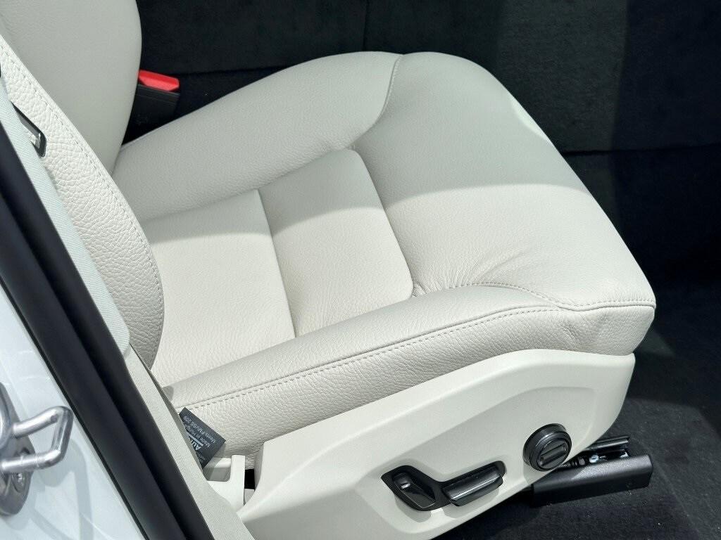 new 2025 Volvo XC60 Plug-In Hybrid car, priced at $65,445