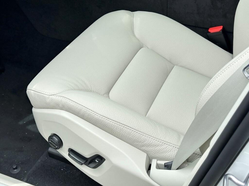 new 2025 Volvo XC60 Plug-In Hybrid car, priced at $65,445