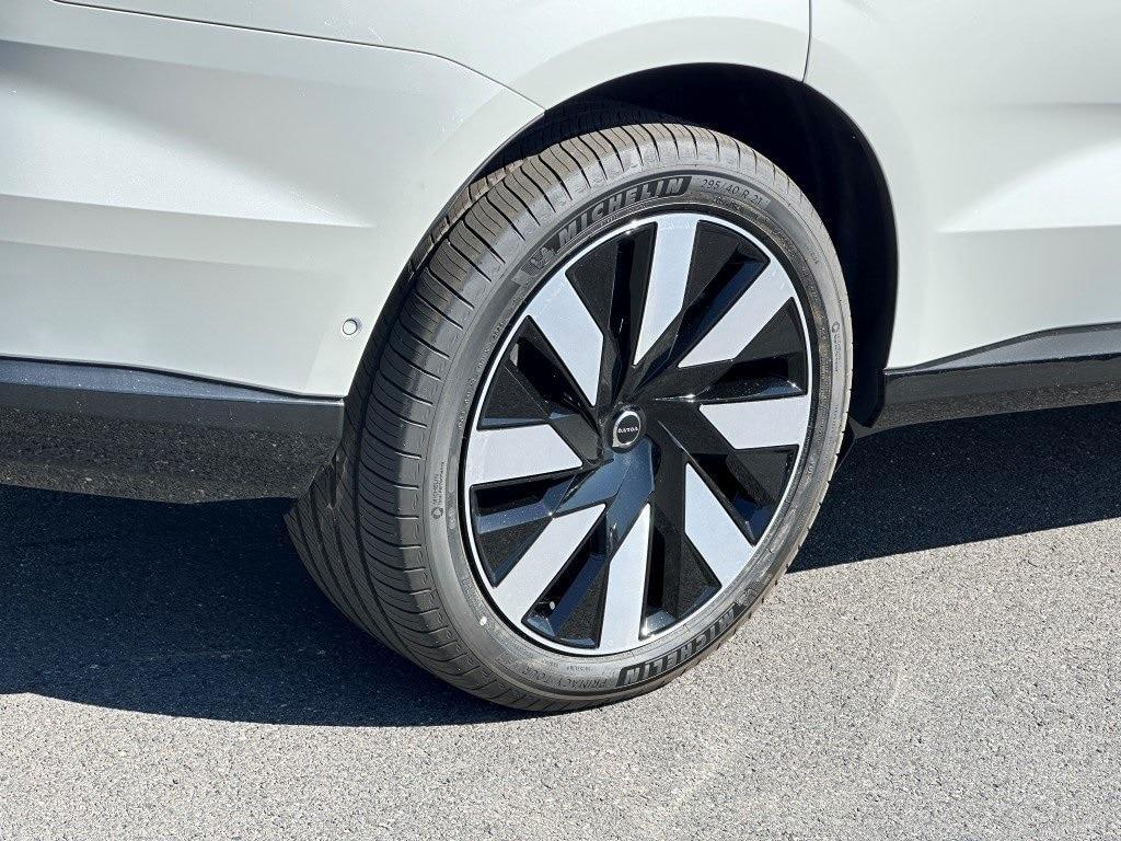 new 2025 Volvo EX90 car, priced at $88,640