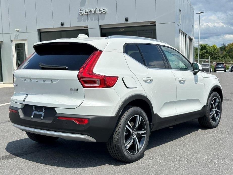 new 2025 Volvo XC40 car, priced at $45,215