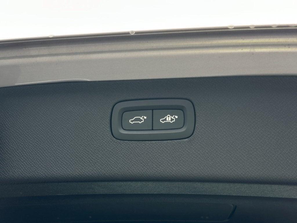 used 2025 Volvo XC90 car, priced at $57,980