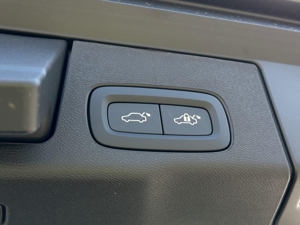 new 2025 Volvo XC60 Plug-In Hybrid car, priced at $72,095