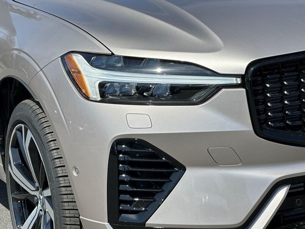 new 2025 Volvo XC60 Plug-In Hybrid car, priced at $72,095