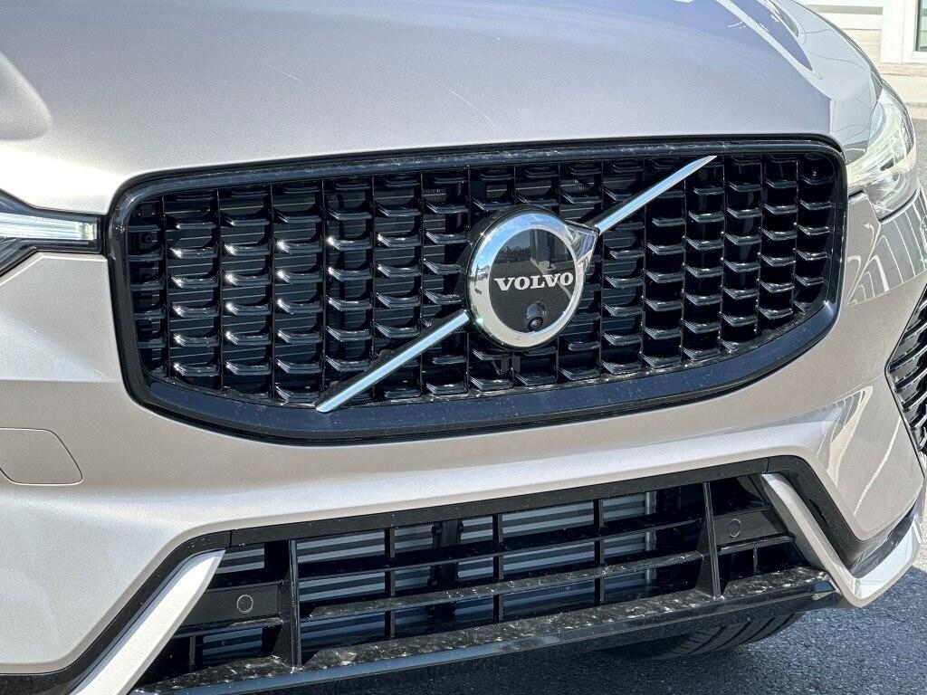 new 2025 Volvo XC60 Plug-In Hybrid car, priced at $72,095