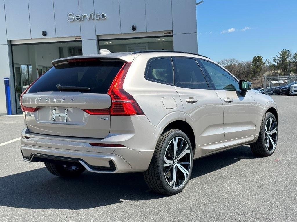 new 2025 Volvo XC60 Plug-In Hybrid car, priced at $72,095