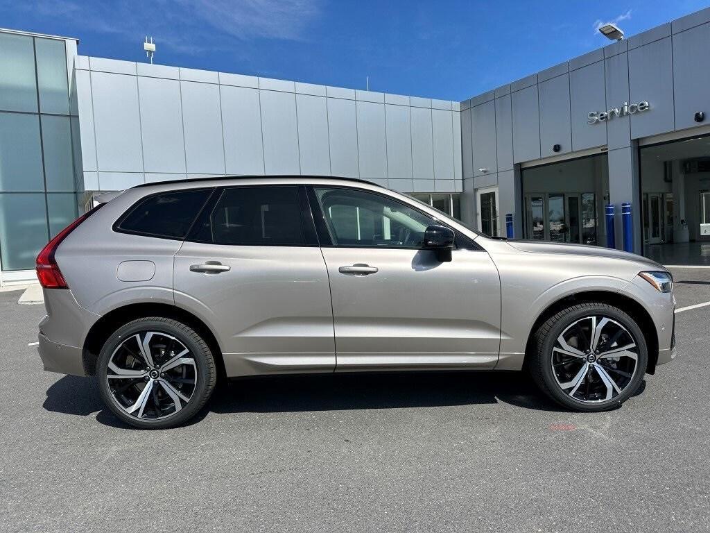 new 2025 Volvo XC60 Plug-In Hybrid car, priced at $72,095