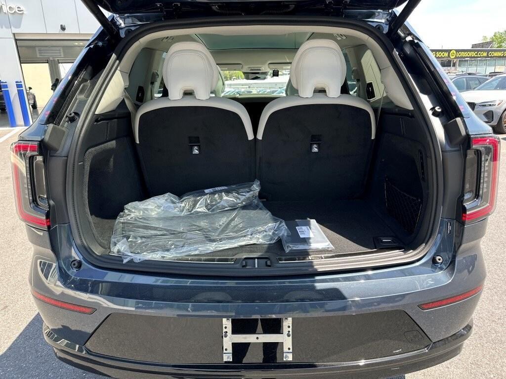 new 2025 Volvo EX90 car, priced at $94,640