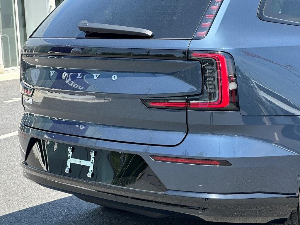new 2025 Volvo EX90 car, priced at $94,640