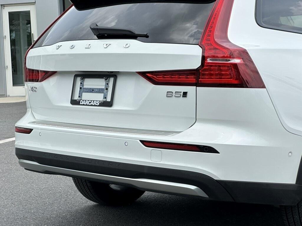 used 2024 Volvo V60 Cross Country car, priced at $49,980