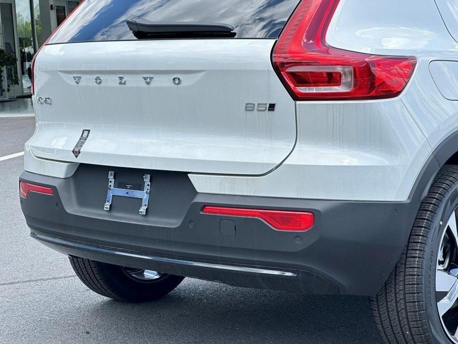 new 2024 Volvo XC40 car, priced at $49,020