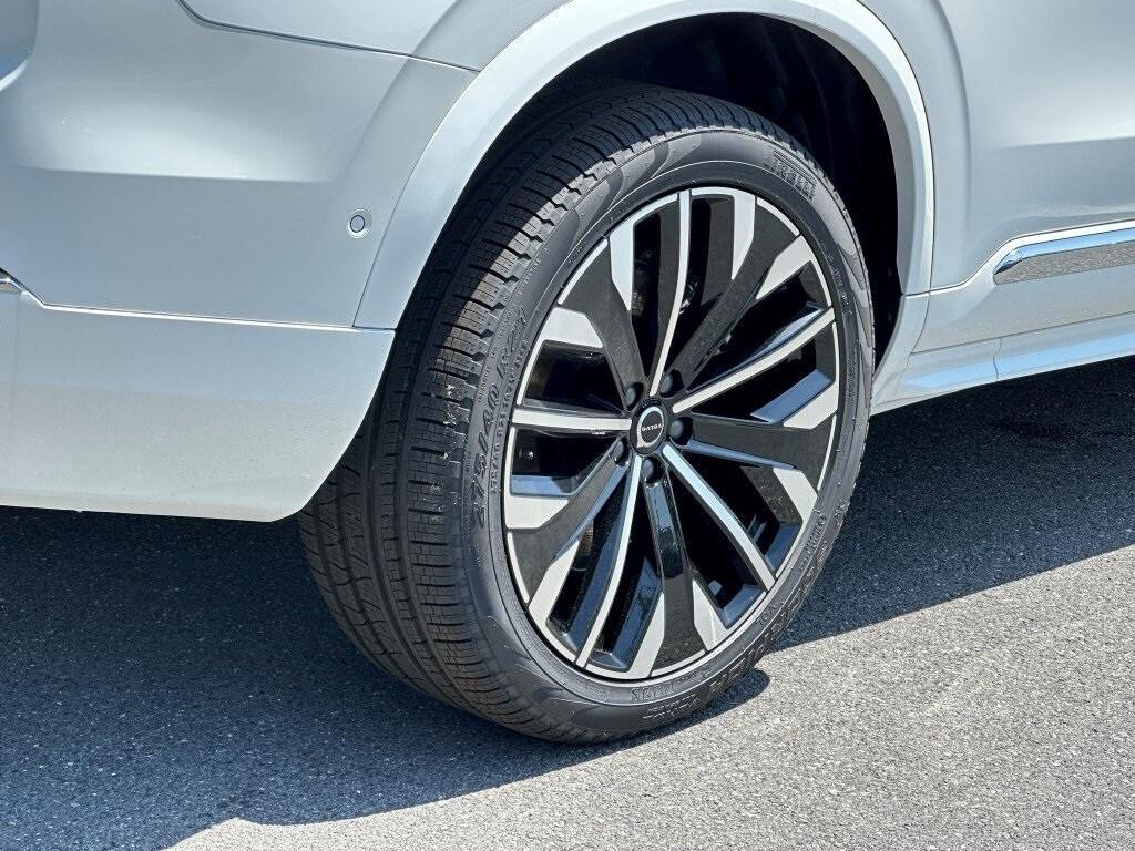 new 2025 Volvo XC90 Plug-In Hybrid car, priced at $76,895