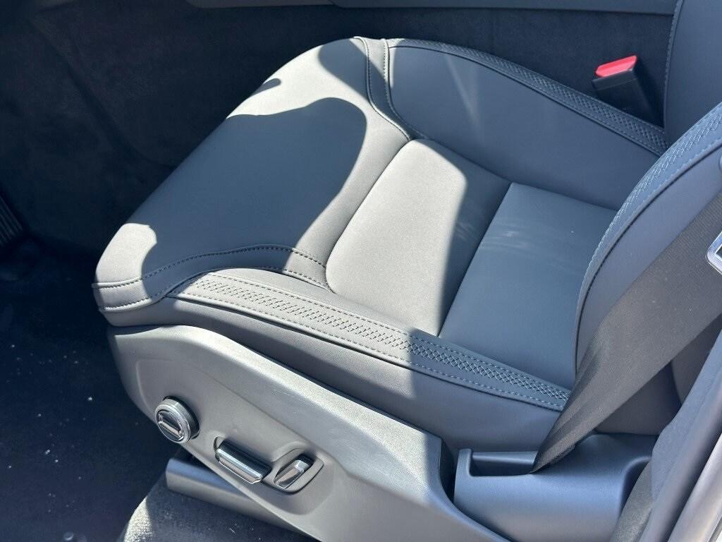 new 2025 Volvo XC90 Plug-In Hybrid car, priced at $76,895
