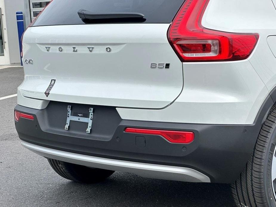 new 2025 Volvo XC40 car, priced at $46,982