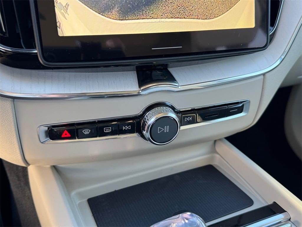 new 2026 Volvo XC60 Plug-In Hybrid car, priced at $73,595