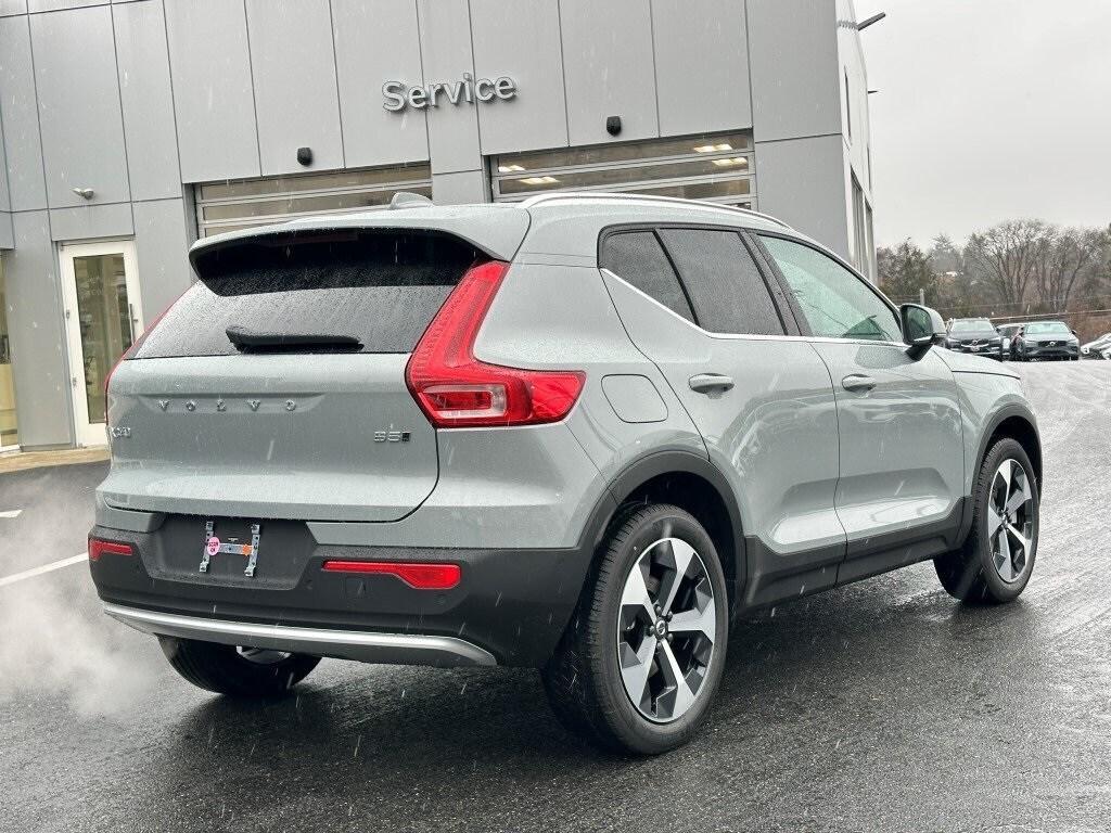 new 2025 Volvo XC40 car, priced at $46,449