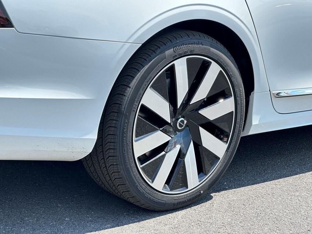 used 2024 Volvo S90 Recharge Plug-In Hybrid car, priced at $61,980