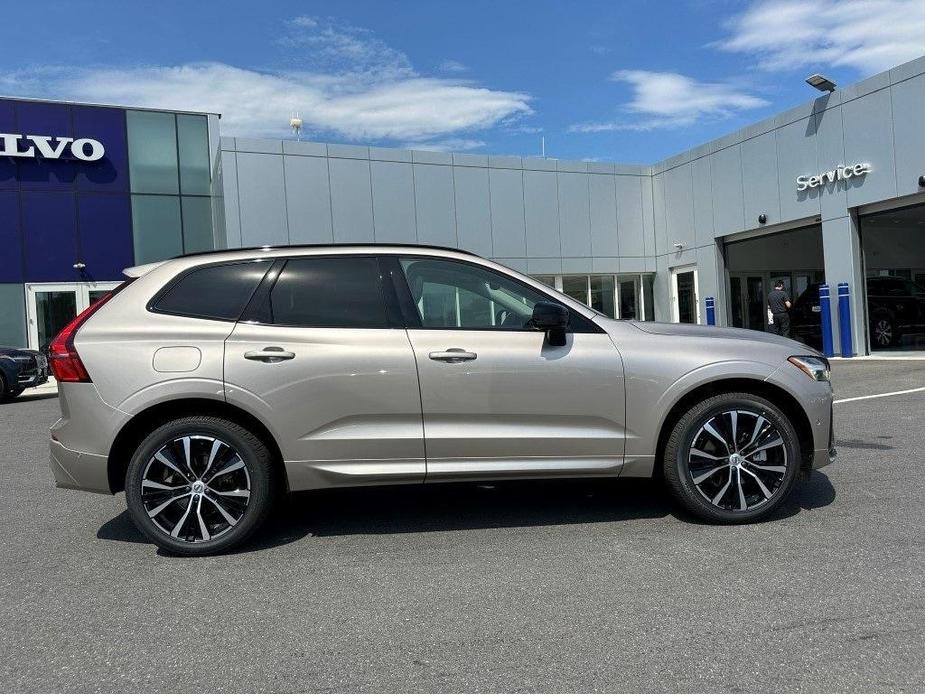 new 2025 Volvo XC60 car, priced at $53,025