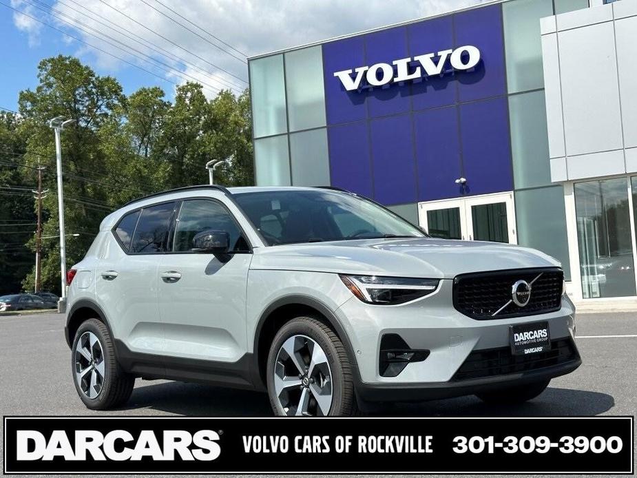 new 2025 Volvo XC40 car, priced at $47,695