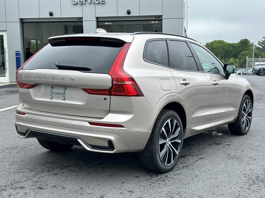 new 2025 Volvo XC60 car, priced at $59,645