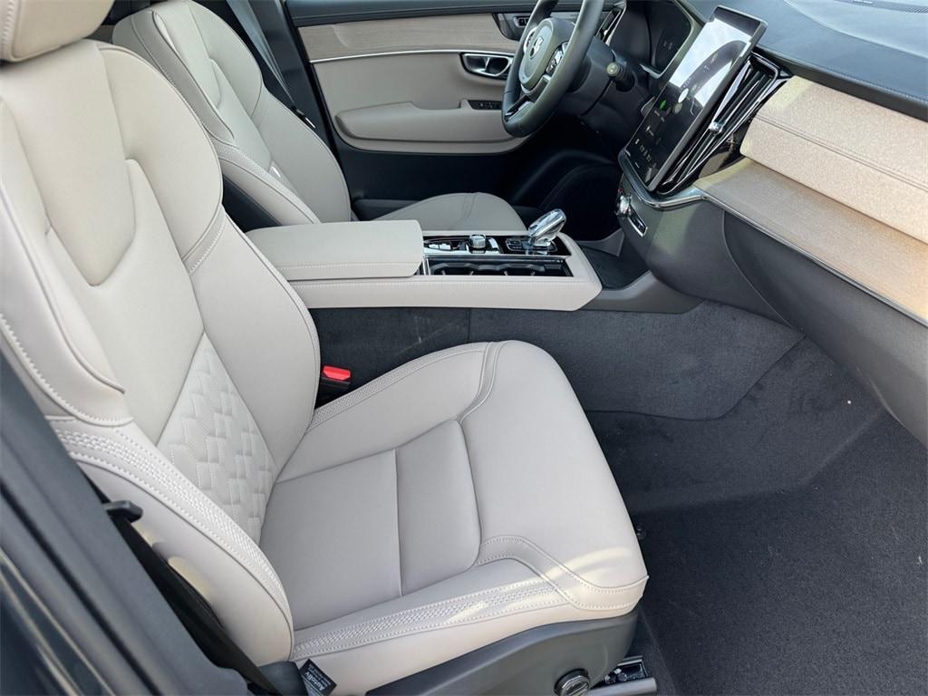 new 2026 Volvo XC90 car, priced at $70,969