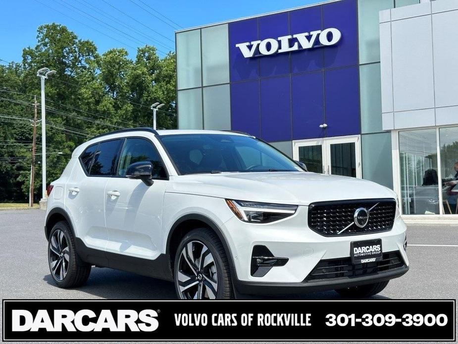 new 2025 Volvo XC40 car, priced at $50,300