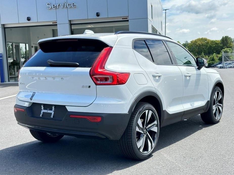 new 2025 Volvo XC40 car, priced at $51,765