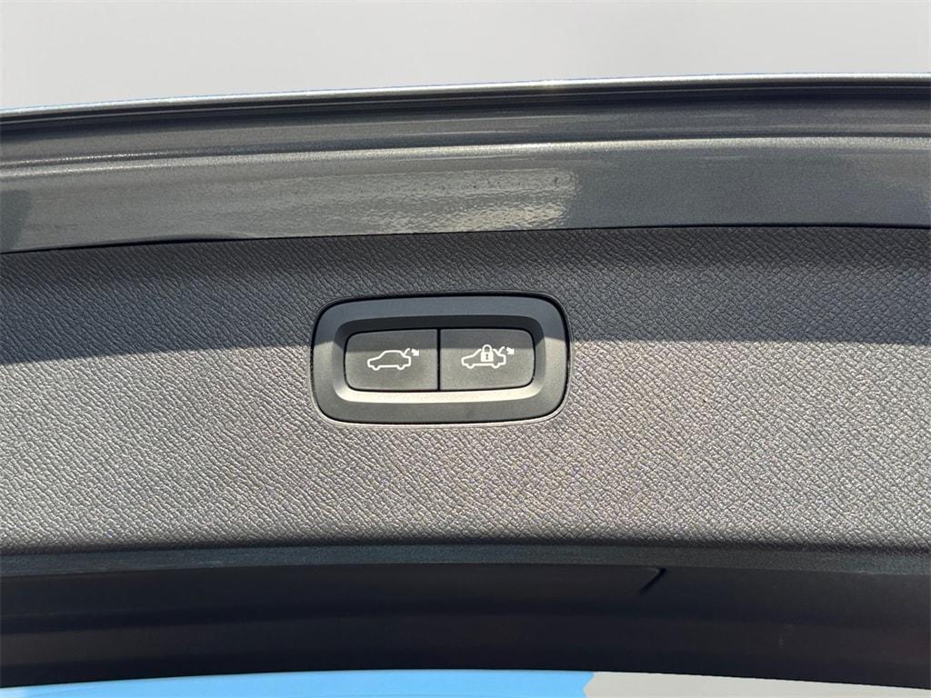 used 2017 Volvo XC90 car, priced at $17,400