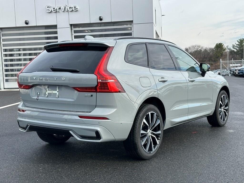 new 2025 Volvo XC60 car, priced at $55,335