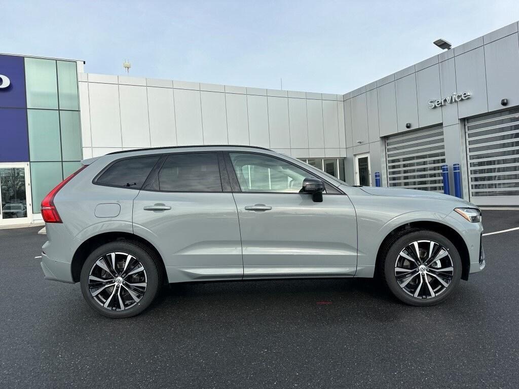 new 2025 Volvo XC60 car, priced at $55,335